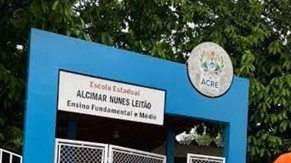 Fachada da escola estadual Alcimar Nunes Leitão, em Rio Branco, Acre