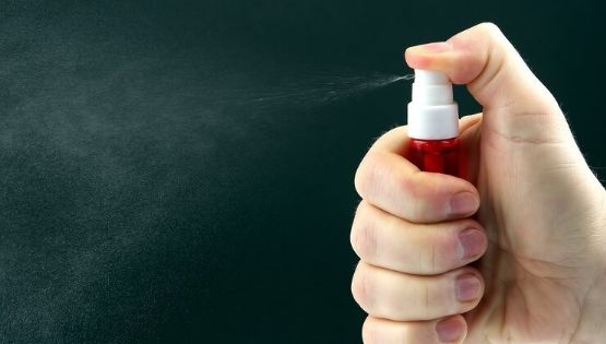 VÍDEO: Motorista de carro de luxo ofende e joga spray de pimenta em mulher