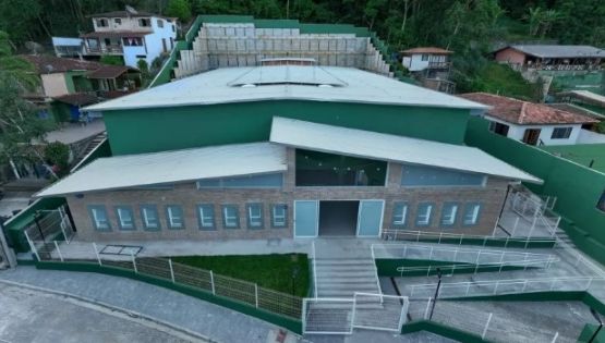 Professor é atacado em SP após dar aula sobre mitologia africana e grega