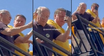 Assim que trata aposentados? Bolsonaro dá cotovelada e quase derruba idoso; veja vídeo