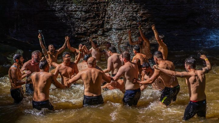 Coach, Cruz e Camuflagem: A Teologia da performance dos Legendários
