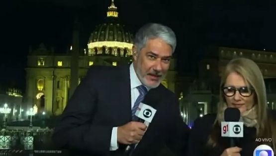 VÍDEO: Ilze Scamparini escapa de abraço de William Bonner no Jornal Nacional
