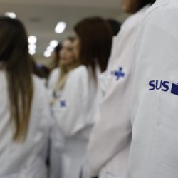 Governo Lula amplia número de vagas e bolsas para médicos e residentes