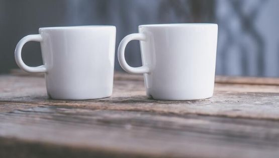 A bebida popular que ajuda mulheres a envelhecer melhor, segundo estudo que durou mais de 30 anos