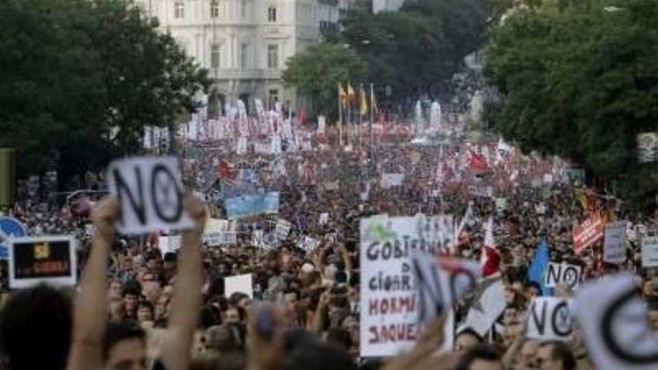 Somente em Madri e Sevilha foram mais de um milhão de participantes (Foto KIKO HUESCA, EPA/Lusa)