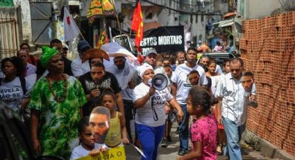 Protesto na Rocinha pede que policiais entreguem corpo de Amarildo