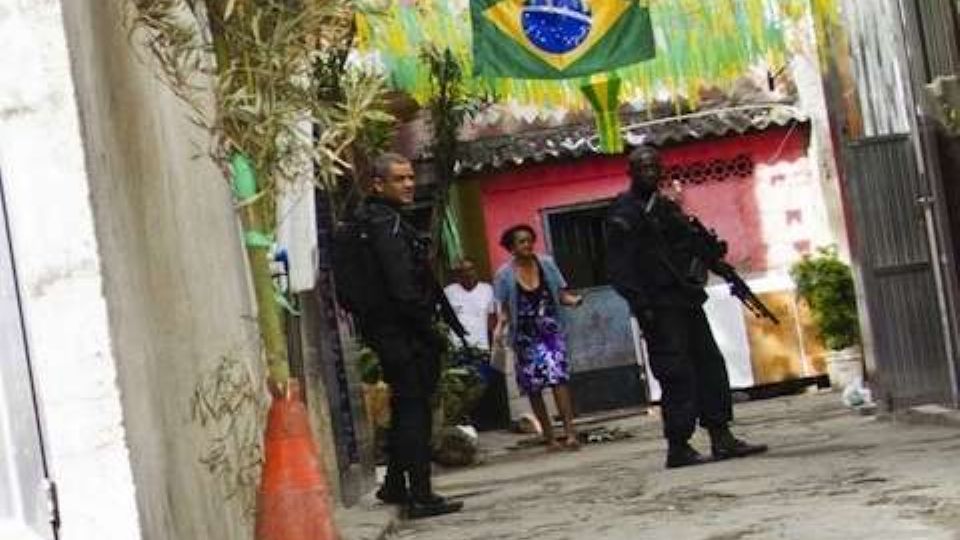 Policiais do Bope ocupam a favela Nova Holanda (Foto: Arquivo - Reprodução / Observatório de Favelas)