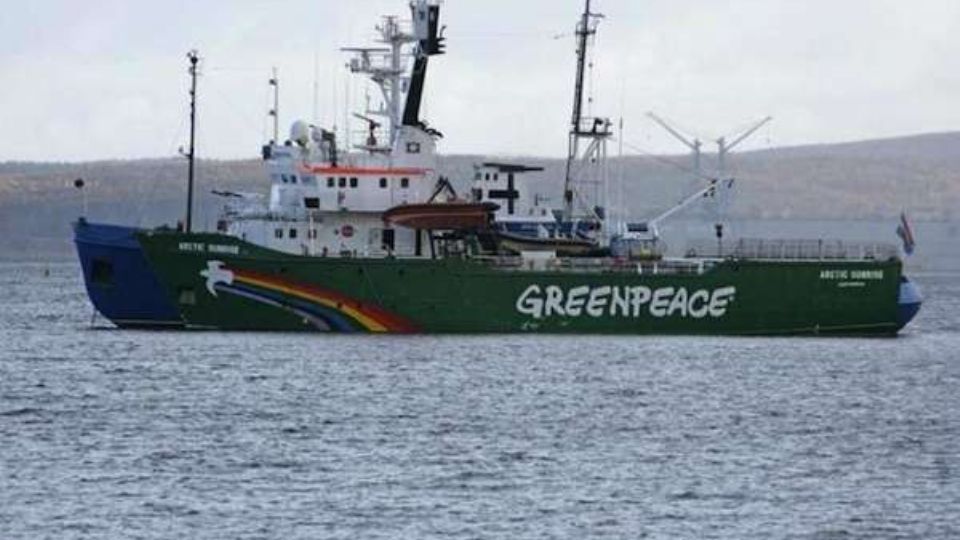 Navio Arctic Sunrise, usado por ativistas para protestar contra exploração de petróleo no Ártico (Foto: Agência Efe/Greenpeace)