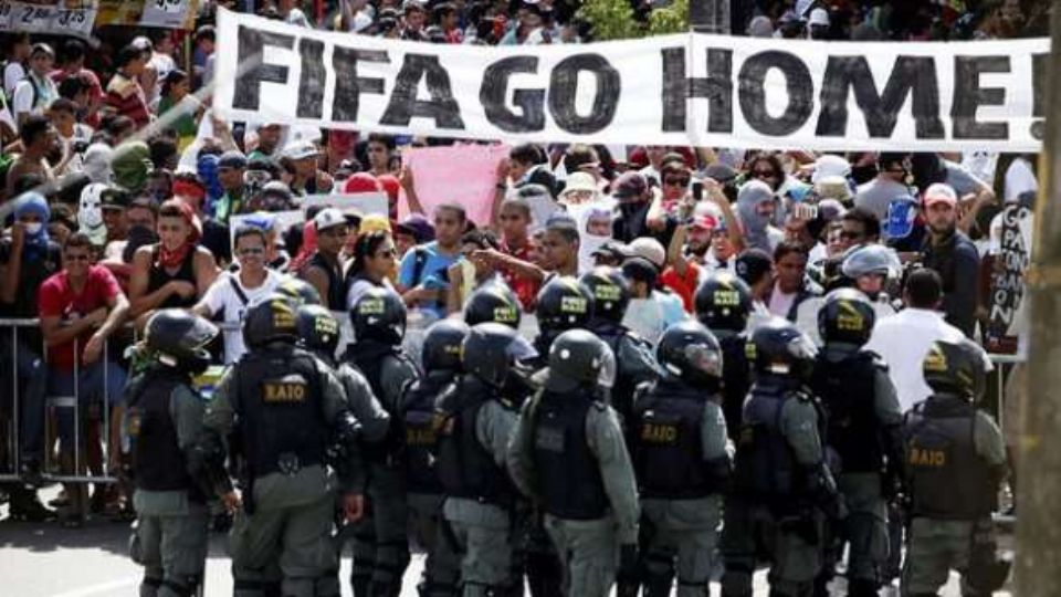 Protestos em Fortaleza durante a Copa das Confederações, em 2013
Fonte: Brasil e Desenvolvimento