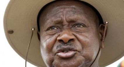 Presidente da Uganda criminaliza a homossexualidade