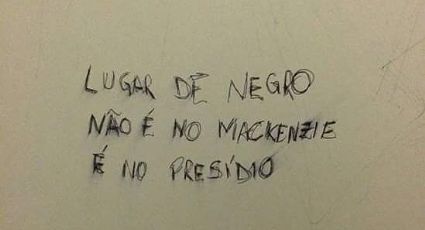 Estudantes denunciam pichação racista em faculdade de Direito de SP