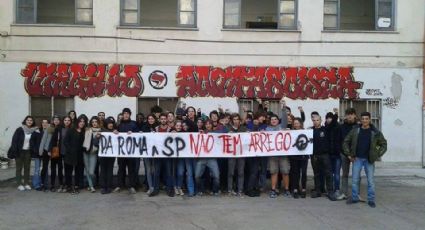 Estudantes italianos ocupam escola em Roma e pedem o apoio dos secundaristas de SP