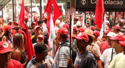 Camponeses realizam manifestação para entregar reivindicações ao governo