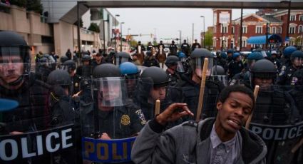 Policiais envolvidos na morte de jovem negro em Baltimore responderão por assassinato