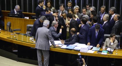 Saiba quais deputados mudaram seus votos sobre o financiamento empresarial de campanha