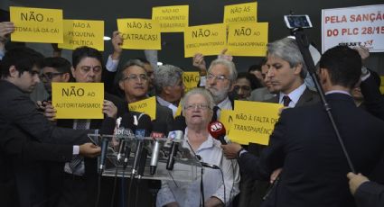 Grupo de 18 deputados divulga documento em protesto à agenda negativa de Cunha