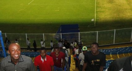 Avaí Futebol Clube lança campanha para acolher imigrantes haitianos