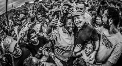 “A partir de hoje, moro aqui”, diz Lula, em ato na maior ocupação de moradia urbana