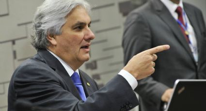 Delcídio liga presidente da Petrobras na era FHC a desvios de recursos no exterior