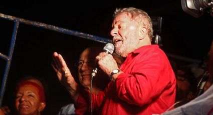 Na Paulista, Lula defende a democracia e diz que é preciso restabelecer a paz