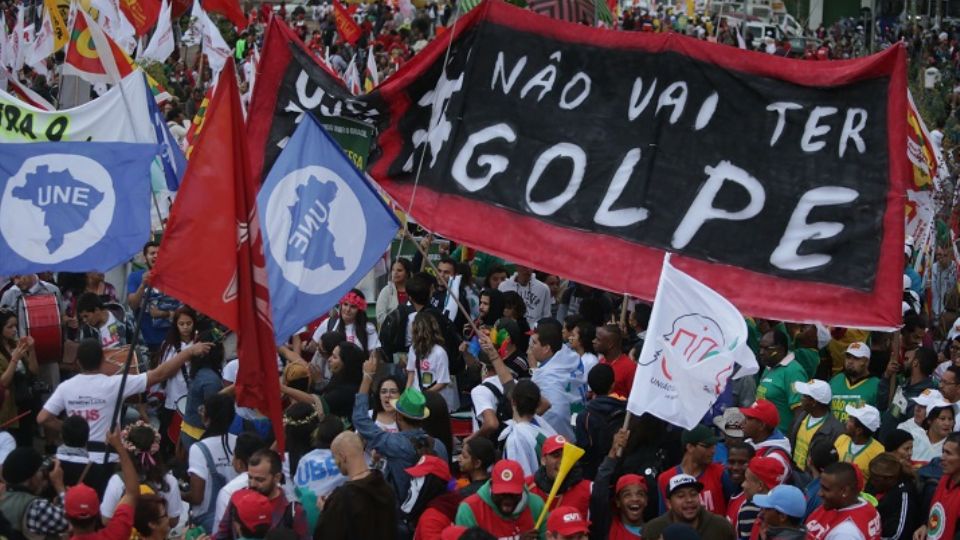 Manifestação contra o impeachment de Dilma, no Largo da Batata, em São Paulo. (Foto: Paulo Pinto/ Agência PT)