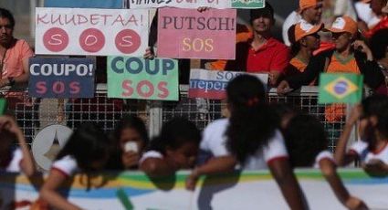 Para o mundo ver: Tocha Olímpica é recebida, em Brasília, com protestos contra o golpe