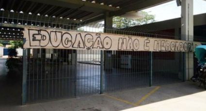 Goiás revoga editais que transferem escolas técnicas para organizações sociais