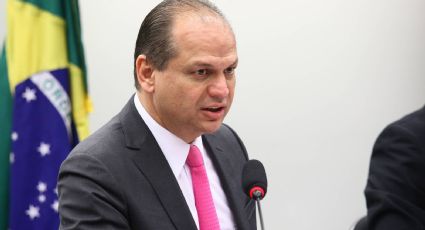 Vaia histórica: Ministro da Saúde de Temer é escrachado em Congresso Internacional de Médicos no Rio