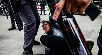 No Dia do Estudante, PM paulista ataca jovens com cassetetes, bombas e spray de pimenta