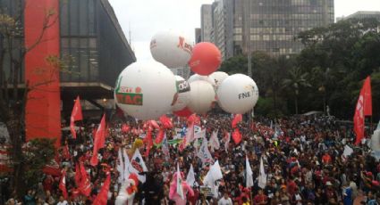 Marcha de milhares em São Paulo é preparativo para greve geral em outubro