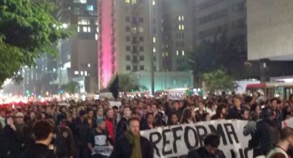 Milhares de estudantes tomam a avenida Paulista em protesto contra 'reformas' na Educação