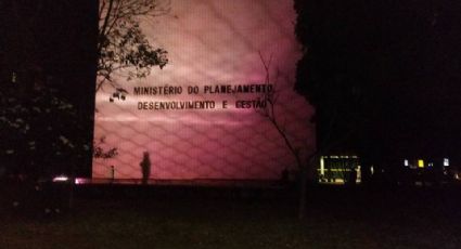 MST ocupa prédio do Ministério do Planejamento em Brasília