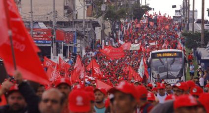 Marcha Povo Sem Medo retoma caminhada rumo à ponte do Morumbi