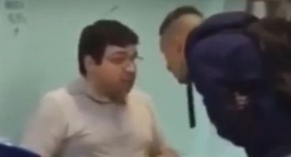 Professor é agredido por aluno com soco no rosto em sala de aula. Vídeo