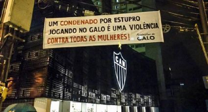 “Feministas do Galo” colocam faixas em protesto contra a permanência de Robinho no clube