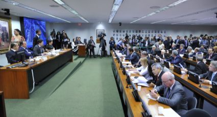 Reforma trabalhista é aprovada em comissão e segue para o Plenário