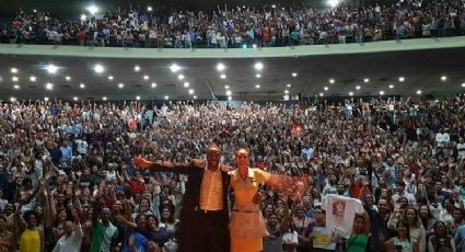 Com teatro lotado, Lázaro Ramos e Taís Araújo entoam "Fora Temer" em peça sobre Luther King