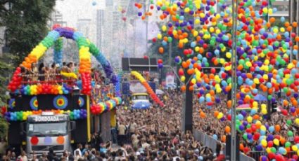 Parada do Orgulho LGBT reúne multidão em SP