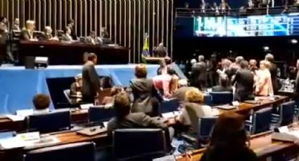 Eunício ameaça usar polícia, retoma mesa diretora "na marra" e inicia votação da reforma trabalhista