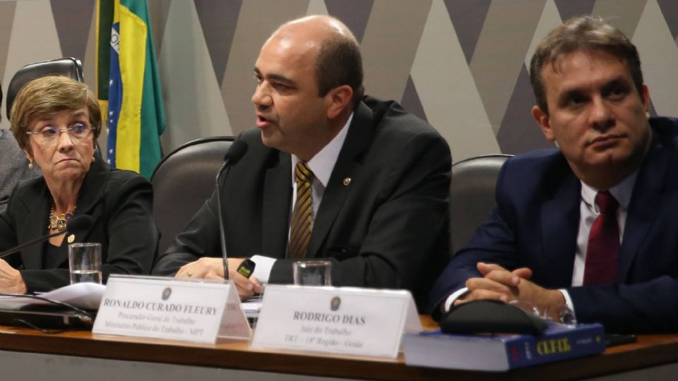 27/06/2017- Brasília- DF, Brasil- A ministra do TST, Delaide Alves Miranda, o procurador-geral do Trabalho, Ronaldo Curado Fleury e o juíz do Trabalho Rodrigo Dias participam de audiência na CCJ do Senado sobre a reforma trabalhista 
Foto: Antonio Cruz/EBC/FotosPúblicas