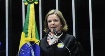 Passageiro grita com senadora Gleisi Hoffmann em voo e se dá mal