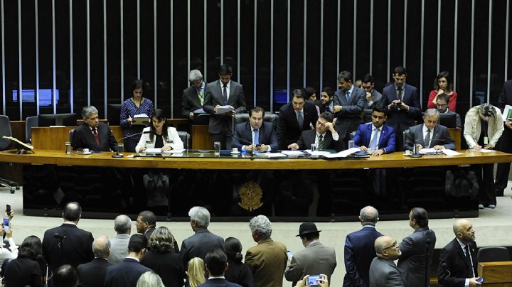 Na denúncia contra Temer, maioria de deputados indecisos é de SP e do DEM