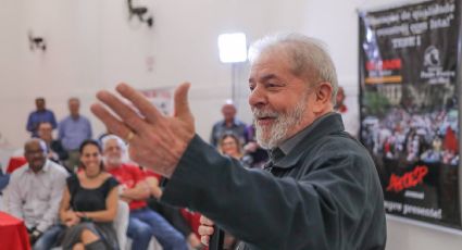 Ao invés de esculhambar Lula com piada sem graça, Ruy Castro faria melhor em biografá-lo