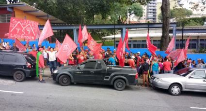 Integrantes da ocupação Povo Sem Medo protegem casa de Lula de provocadores