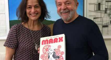 Lula se encontra com diretora da Boitempo e pede para tirar foto com livro sobre Marx