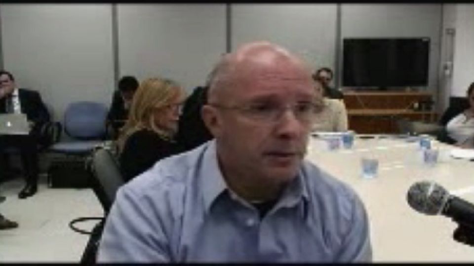 Brasil, Rio de Janeiro, RJ. 28/04/2011. O presidente do Banco Nacional de   Desenvolvimento Sócio e Econômico (BNDES), Luciano Coutinho, durante a mesa sobre o tema 'Como Atingir Crescimento Econômico Inclusivo' no Fórum Mundial Econômico para a América Latina, realizado no Hotel Intercontinental, em São Conrado, na zona sul do Rio de Janeiro. - Crédito:MARCOS DE PAULA/AGÊNCIA ESTADO/AE/Código imagem:89298