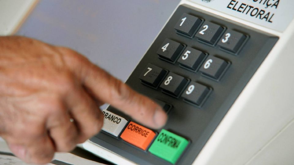 como utilizar a urna eletrônica