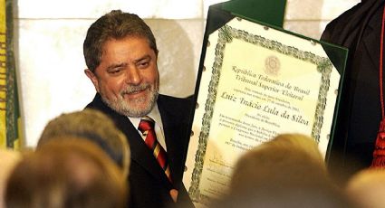 Há 16 anos, o torneiro mecânico Luiz Inácio Lula da Silva, era diplomado Presidente da República