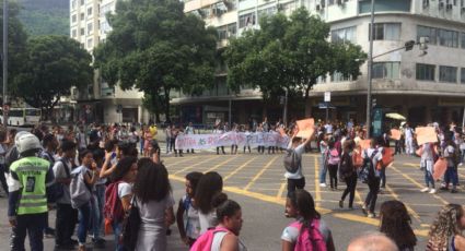 Estudantes protestam no Rio contra reformas, Temer, Pezão e gritam “Marielle, Presente!”