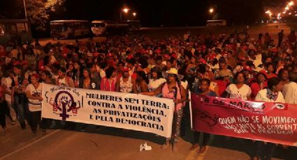 Mulheres do MST promovem ato em fábrica de celulose na Bahia